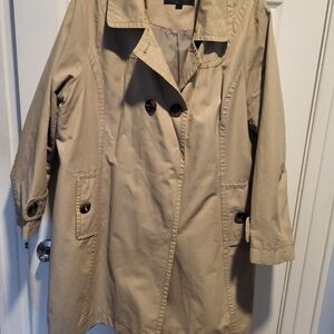 Classic Tan Women's Trench Coat..Jones New York Size 1X